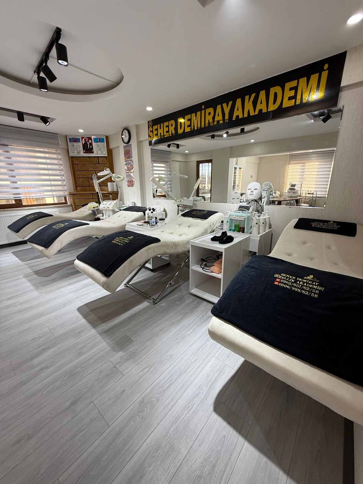 Akademi Galeri 2